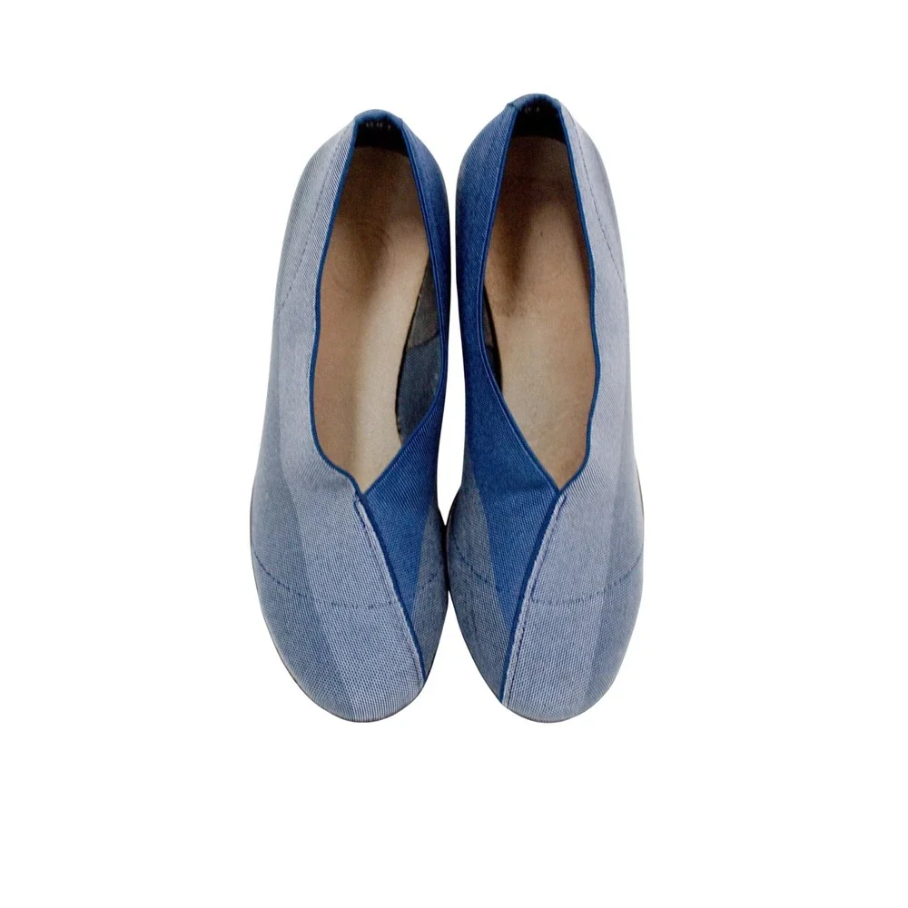 Charleston Shoe Co The Cape Toe Wedge Loafer V-Cut Low Heel Women's Size 8